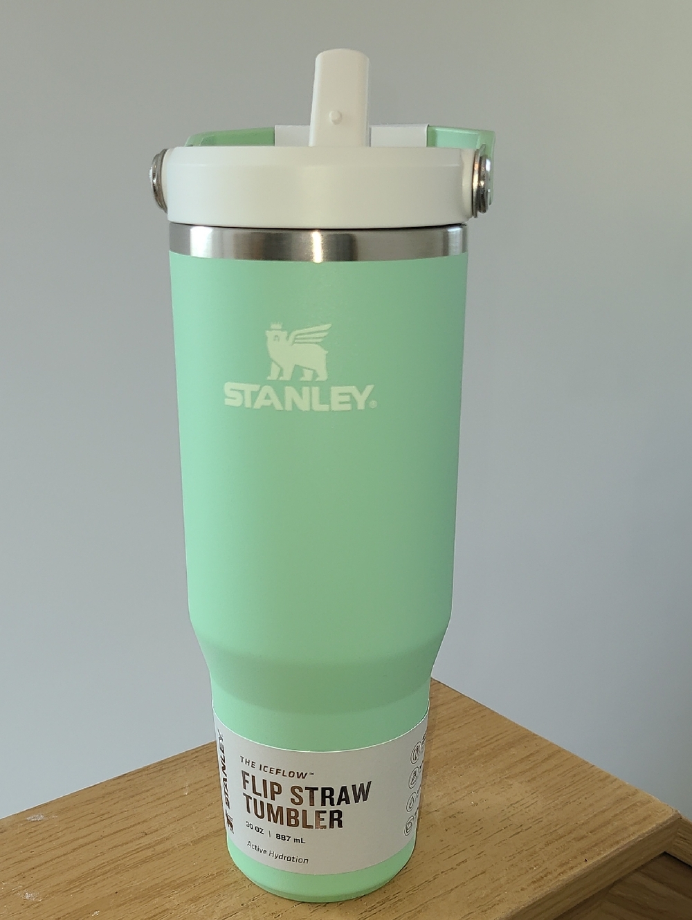 Stanley Pistachio Flip Straw Tumbler with White Lid⏰️🆑️